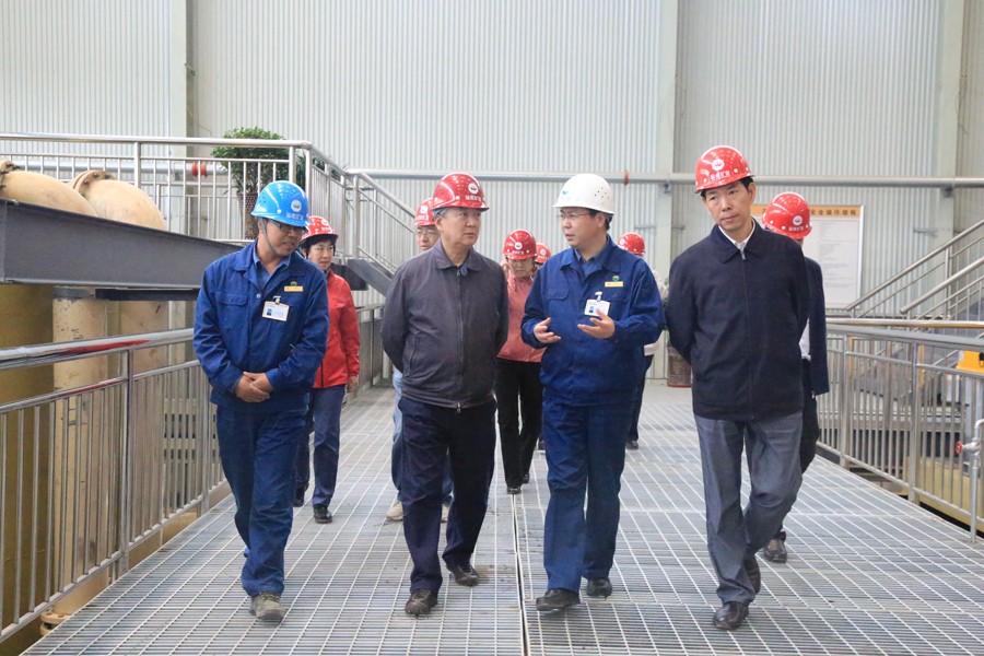 20-2016年5月，國家水利部原副部長朱登銓一行蒞臨金徽股份調(diào)研項目建設(shè)工作。.jpg