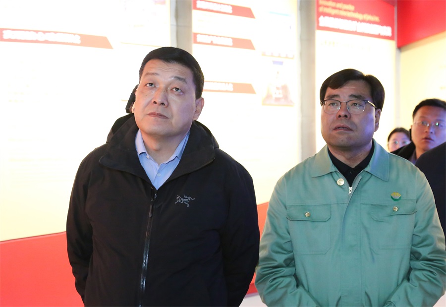 38-2023年12月，民建甘肅省委員會主任委員，全國政協(xié)委員，甘肅省政協(xié)常委，省生態(tài)環(huán)境廳廳長，省核安全局局長葛建團蒞臨金徽股份調(diào)研。.jpg