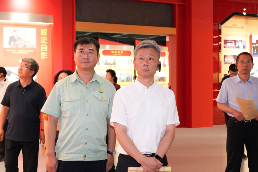 2024.06.23全國政協(xié)委員、省政協(xié)副主席、民盟甘肅省委會主委劉仲奎蒞臨金徽股份調(diào)研.jpg
