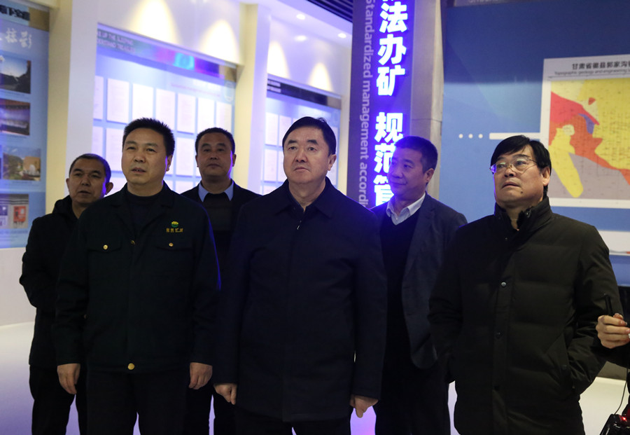 48-2020年12月，省林草局副局長田葆華蒞臨公司調(diào)研林業(yè)資源管理及護林防火工作。.jpg